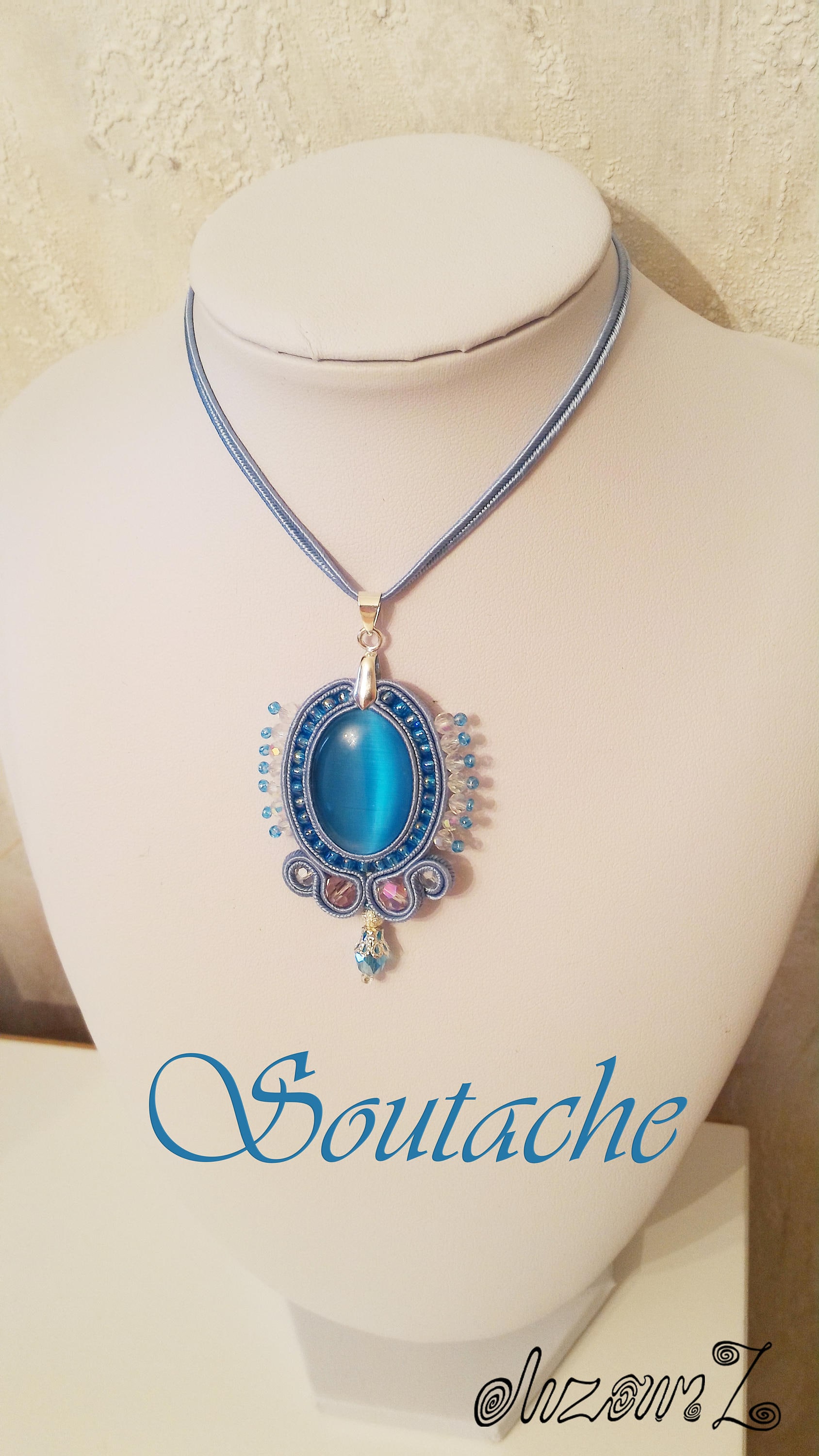 Blauer Soutache Anhänger, Stein Katzenauge Blauer Soutache Anhänger, Stein Katzenauge von SoutacheWorldShop