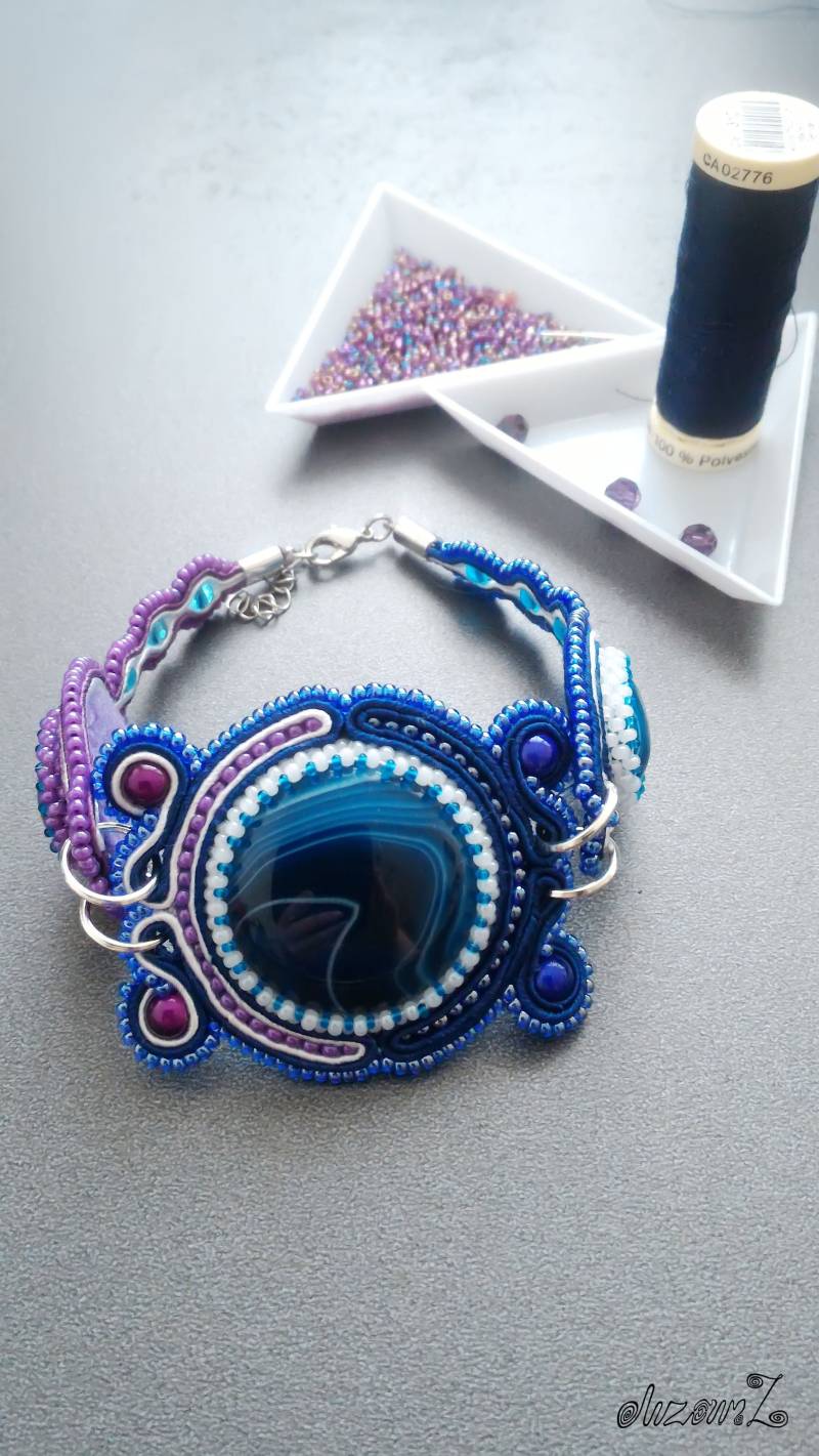 Blaues Soutache Armband "Meeresbrise", Blau/Weiß Streifen Achat. Geschenk Für Sie, Handgefertigt Blaues Soutache Armband "Meeresbrise", Blau/Weiß Streifen Achat. Geschenk Für Sie, Handgefertigt von SoutacheWorldShop