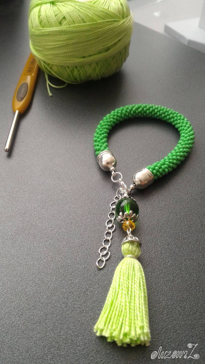 Grünes Perlenarmband Mit Quaste, Perlen Gestrickter Zopf. Geschenk Für Sie, Handgefertigt Grünes Perlenarmband Mit Quaste, Perlen Gestrickter Zopf. Geschenk Für Sie, Handgefertigt von SoutacheWorldShop