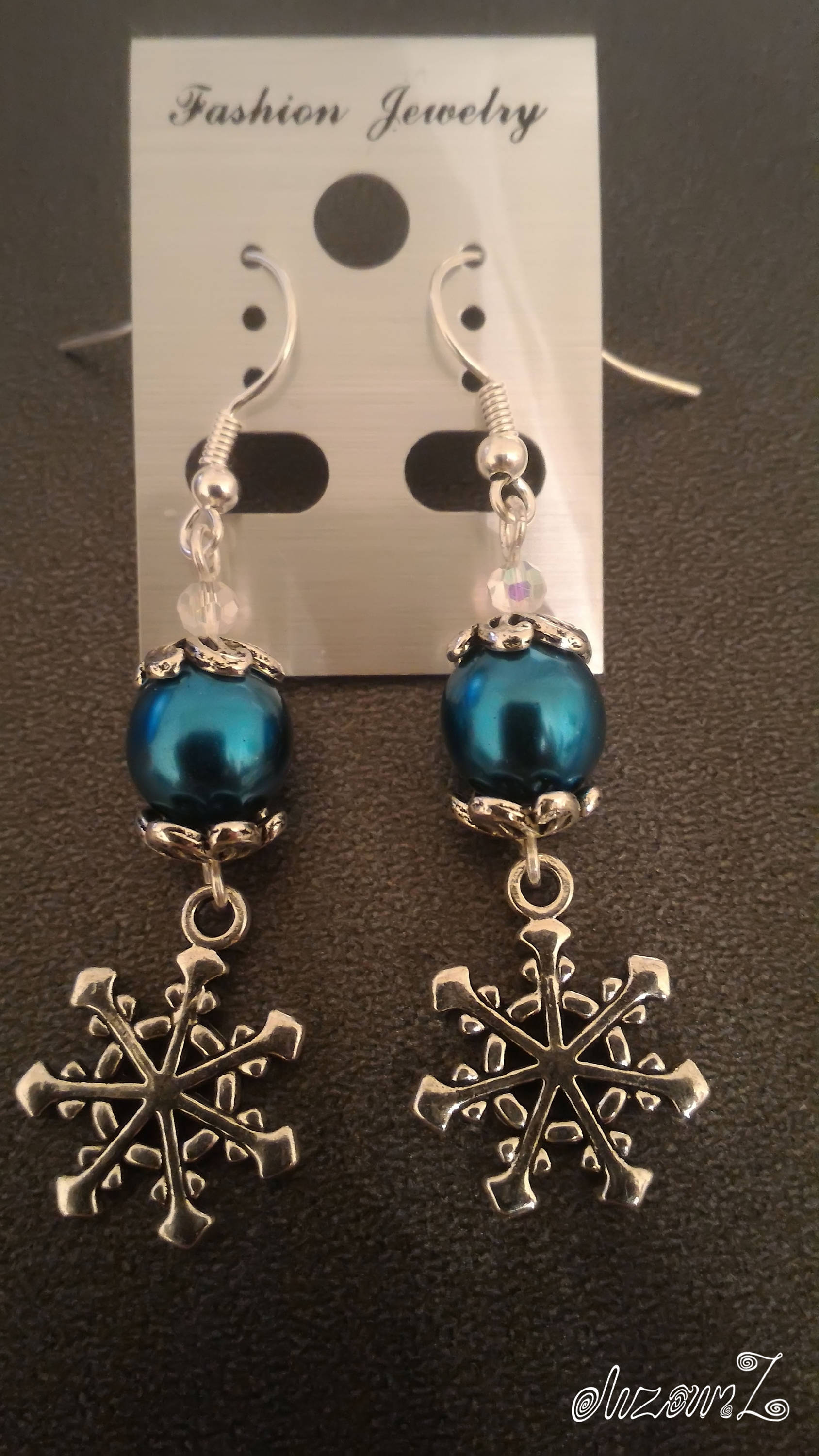 Türkise Ohrringe Mit Schneeflocken Anhänger, Geschenk Für Sie, Handgefertigt Türkise Ohrringe Mit Schneeflocken Anhänger, Geschenk Für Sie, Handgefertigt von SoutacheWorldShop