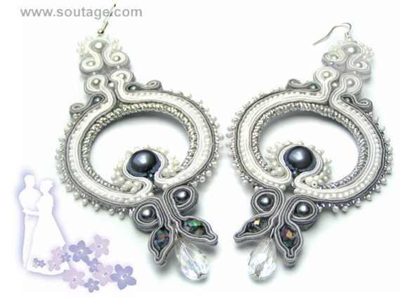 Moonchild Hochzeit Ohrringe Soutache Weiß Lange Schmuck Große Perlen Silber Geschenk Für Sie Moonchild Hochzeit Ohrringe Soutache Weiß Lange Schmuck Große Perlen Silber Geschenk Für Sie von SoutageAnka