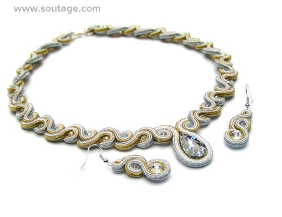 Schönheit Des Tages Soutache Set Halskette Ohrringe Schmuck Hochzeit Weiße Schönheit Des Tages Soutache Set Halskette Ohrringe Schmuck Hochzeit Weiße von SoutageAnka