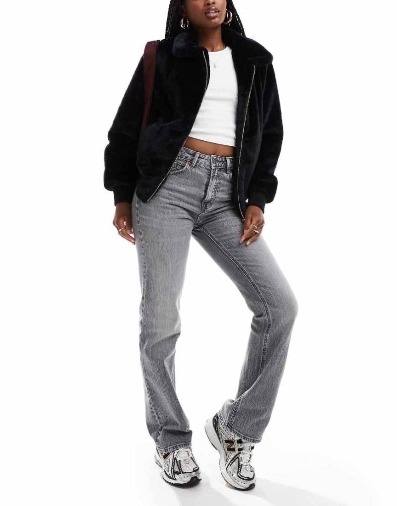 South Beach - Bomberjacke aus Kunstpelz in Schwarz mit Reißverschluss von South Beach