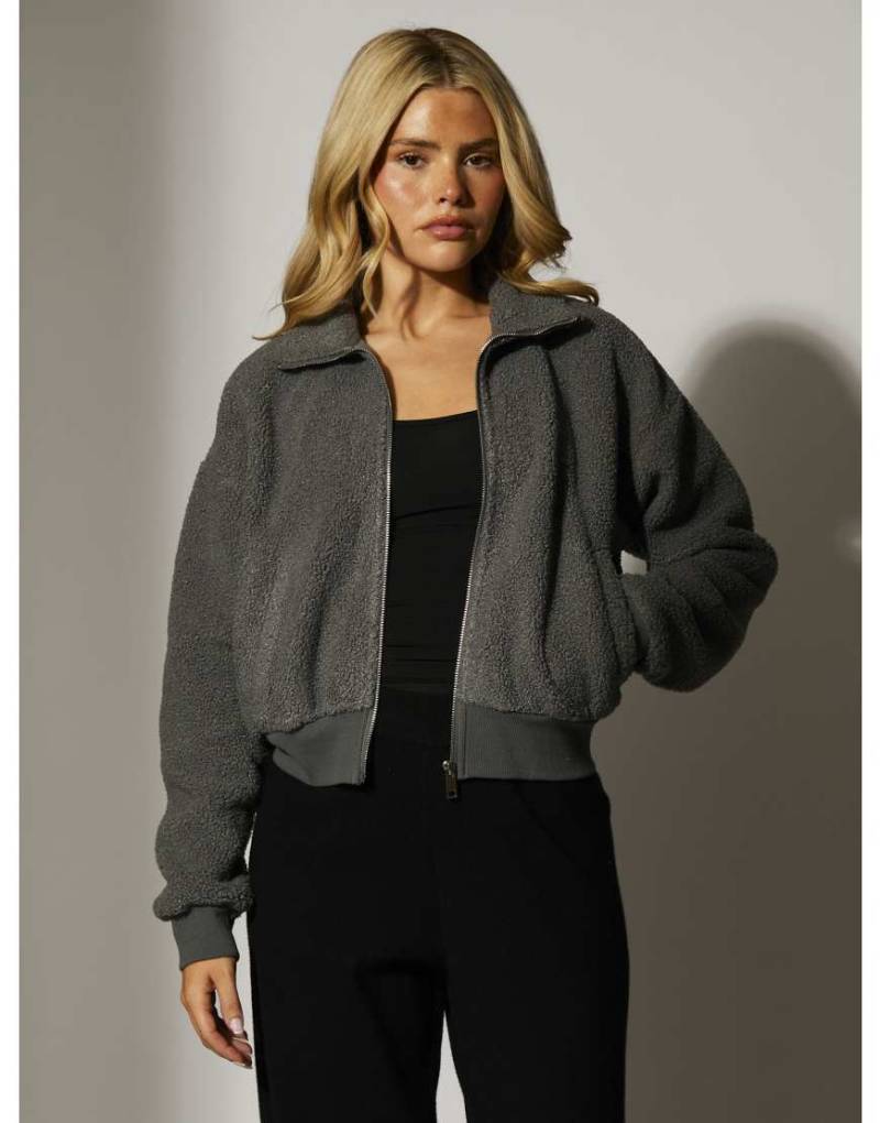 South Beach - Cropped-Jacke aus Teddyfell in Grau mit Fleece-Rückseite von South Beach