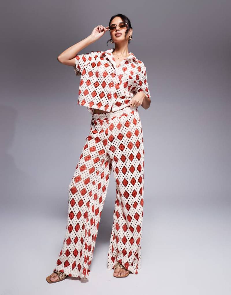 South Beach - Gehäkelte Strandhose in Cremeweiß und Rostrot, Kombiteil von South Beach