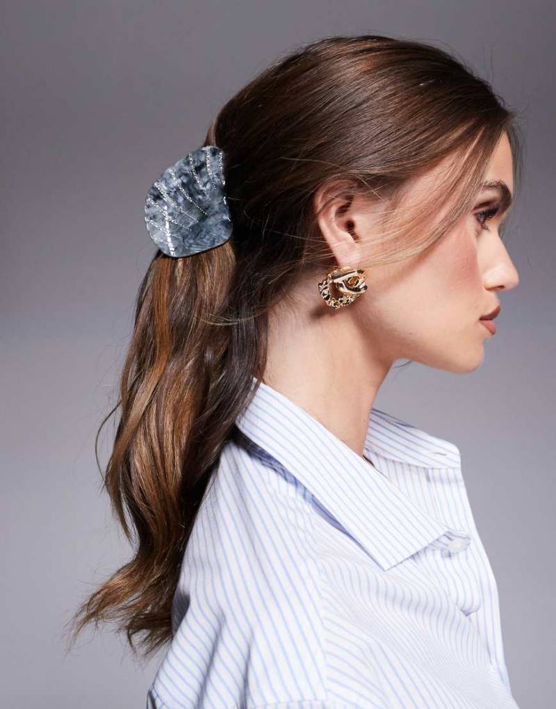 South Beach - Haarklammer im Muschel-Design aus schwarzem Kunstharz von South Beach