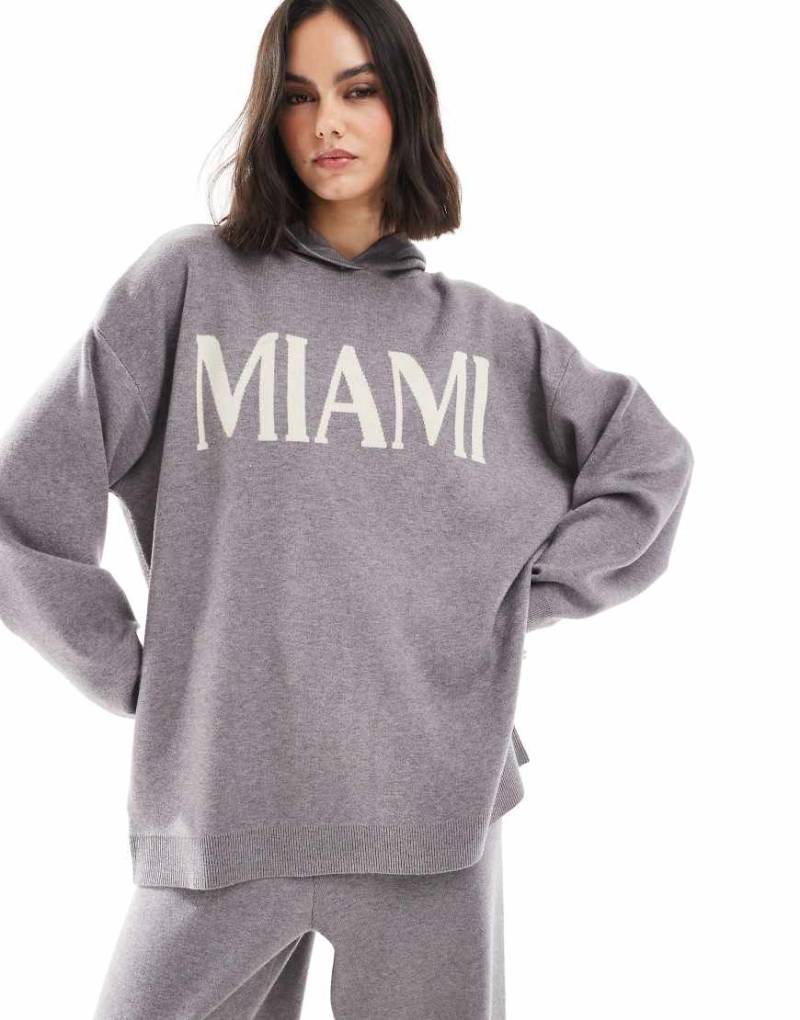 South Beach - Miami - Gestrickter Kapuzenpullover in Grau mit geripptem Saum von South Beach