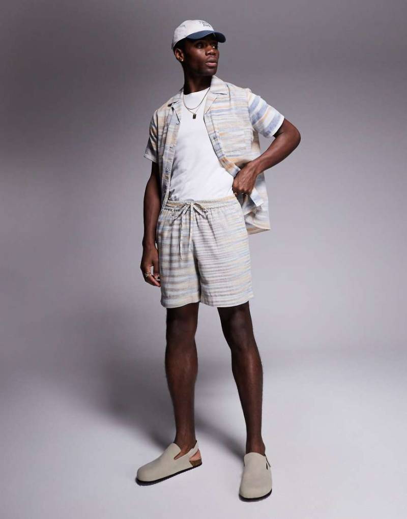 South Beach - Strand-Shorts mit Tunnelzug und neutralem Streifenmuster-Bunt von South Beach