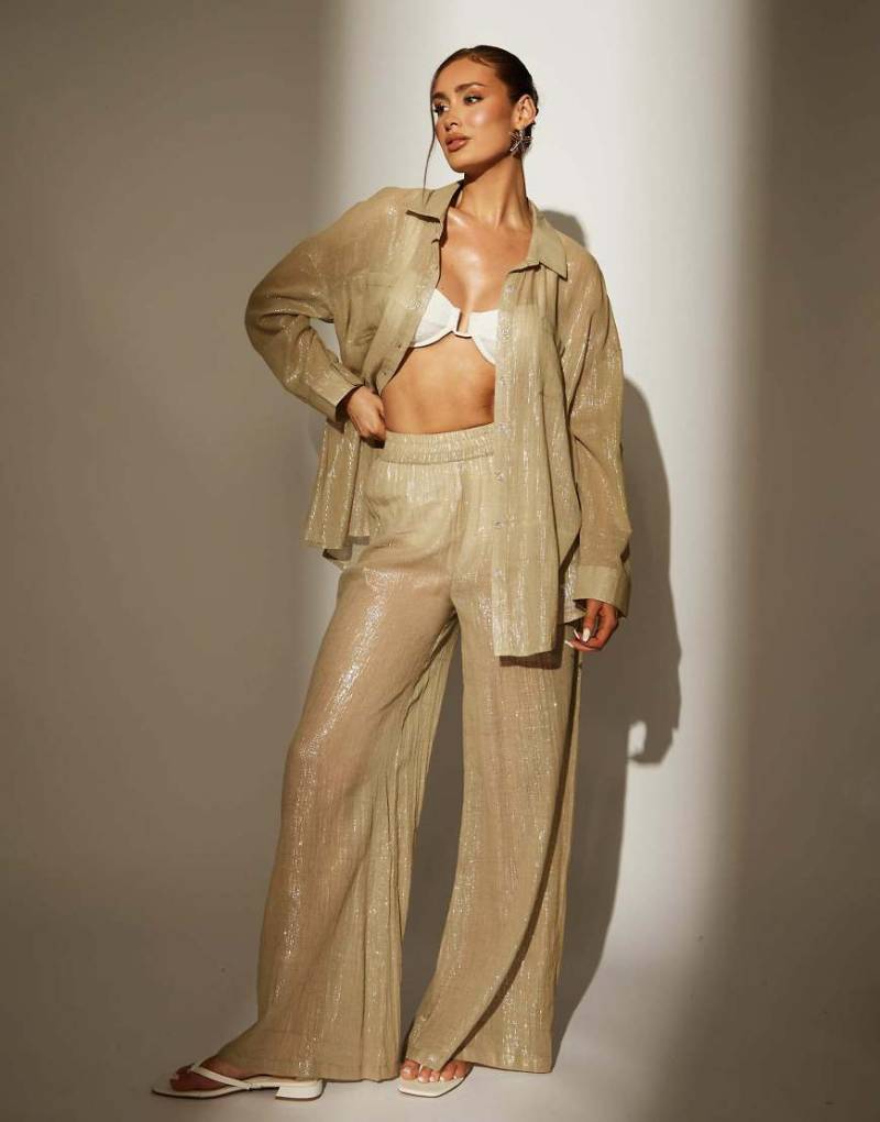 South Beach - Strandhose mit weitem Bein in Metallic-Optik in Khaki-Grün South Beach - Strandhose mit weitem Bein in Metallic-Optik in Khaki-Grün von South Beach