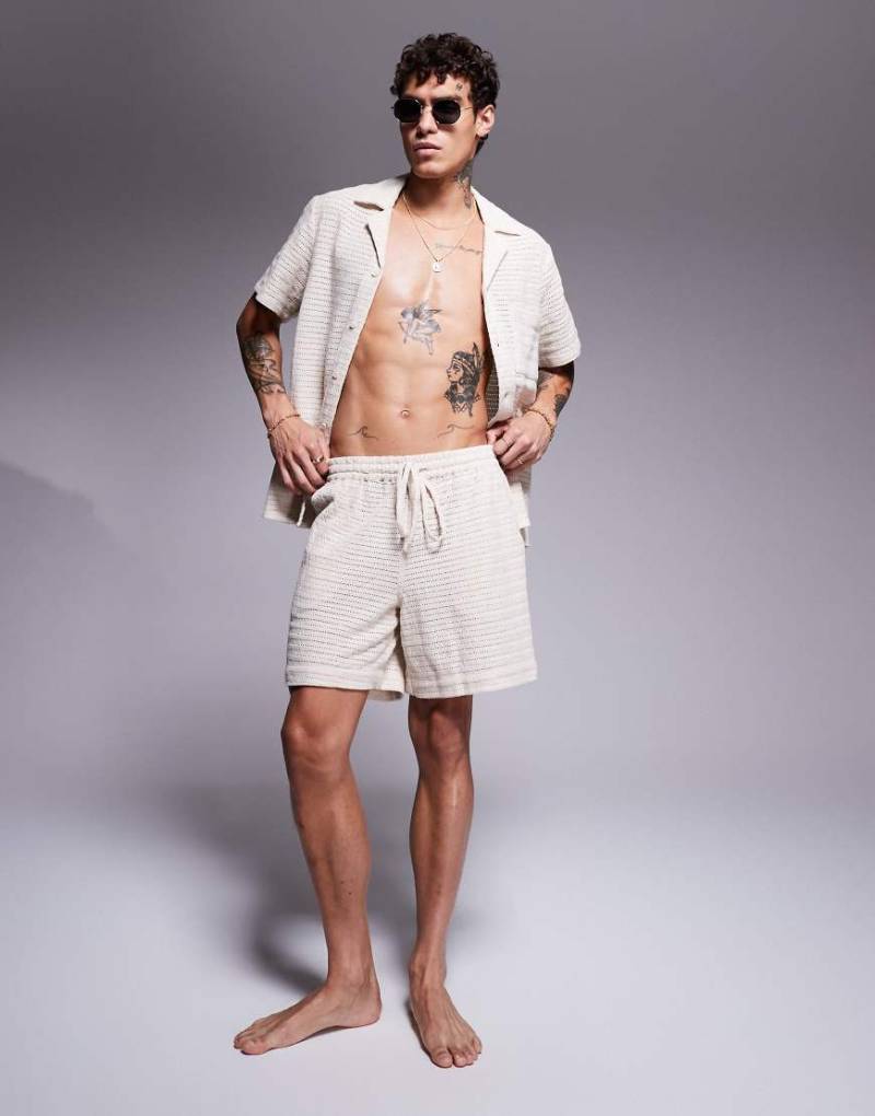 South Beach - Strandshorts aus strukturiertem Strick in Creme-Weiß von South Beach