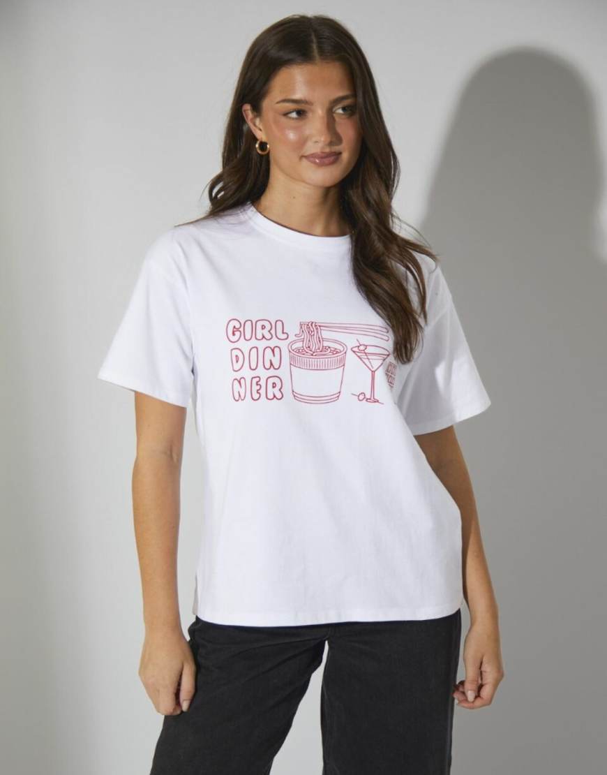 South Beach - T-Shirt in Weiß mit „Girl Dinner"-Grafikmotiv South Beach - T-Shirt in Weiß mit „Girl Dinner"-Grafikmotiv von South Beach