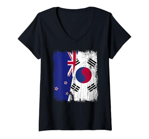 Damen Neuseeland Südkorea Halbflagge Neuseeland Südkorea T-Shirt mit V-Ausschnitt Damen Neuseeland Südkorea Halbflagge Neuseeland Südkorea T-Shirt mit V-Ausschnitt von South Korea Flag Designs Proud South Korean Roots