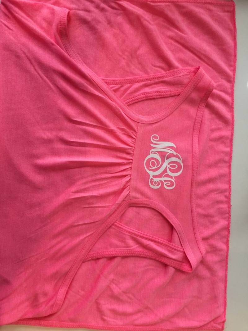 Monogrammed Bella Flowy Racerback Tank - Niedlich Und Trendy Monogrammed Bella Flowy Racerback Tank - Niedlich Und Trendy von SoutheastStitchery
