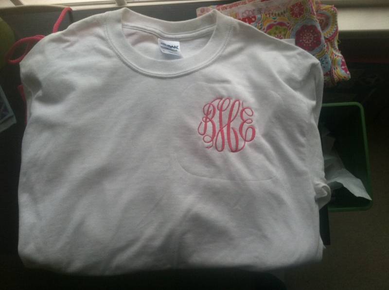 Monogrammierte Kurzarm Tshirts Bestickt Personalisierte von SoutheastStitchery