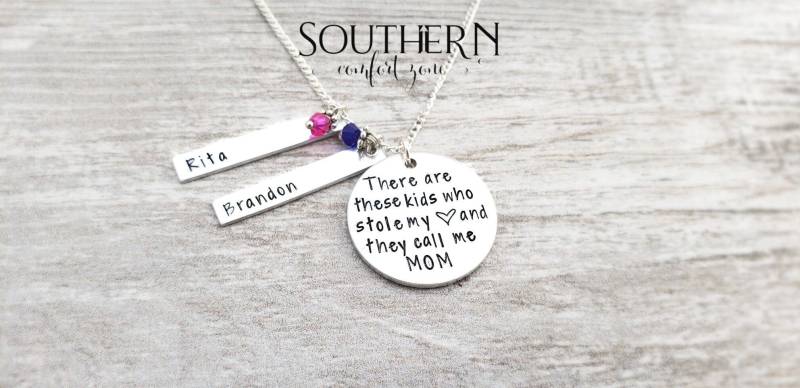 Muttertag Schmuck - Mama Halskette Es Gibt Diese Kinder, Die Mein Herz Stola Handgestempelt Personalisierter Namensschmuck Sohn Tochter von SouthernComfortZone