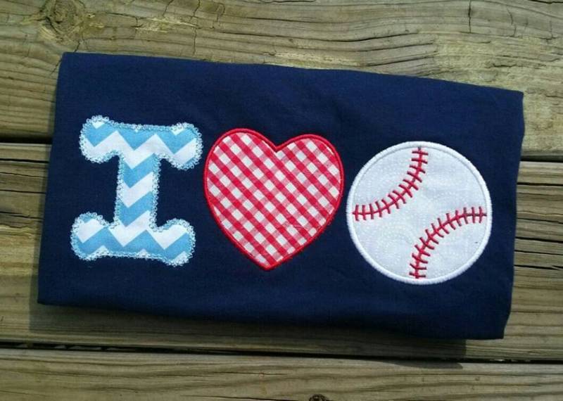 Baseball Spirit Sport Shirt Frau Monogrammiert Junge Mädchen Baby Kleinkind Mama Dame I Herz Liebe Fußball Tennis von SouthernGraceEmb