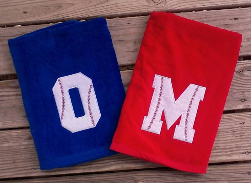 Baseball Strandtuch Junge Mädchen Monogramm Sommer Herbst Geschenk Monogrammiert Abschluss Geburtstag Weihnachten Blau Schule Sport Team Rot Marine von SouthernGraceEmb