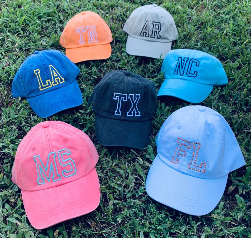 Custom Buchstaben Hut Buchstabe Frau Mädchen Ball Kappe Vintage Gewaschen Monogrammed Hüte Jugend Türkis Lila Gelb Big Little La Tx Fl von SouthernGraceEmb