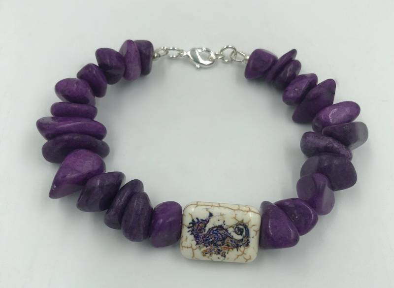 Lila Chunky Howlite Stein Seepferdchen Armband von SouthernOceanDesigns