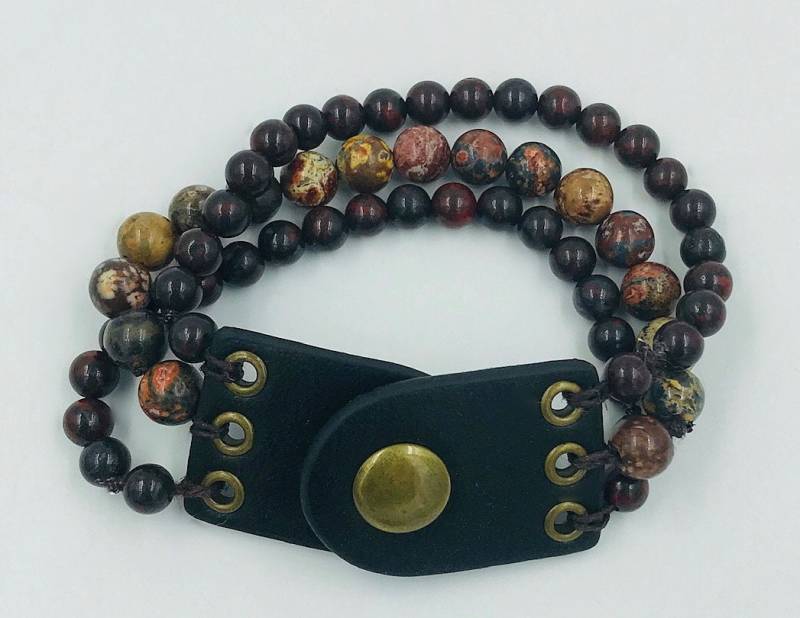 Unisex Triple Strand Rot Jaspis & Marmoriert Hanf Leder Snap Armband | B49 von SouthernOceanDesigns