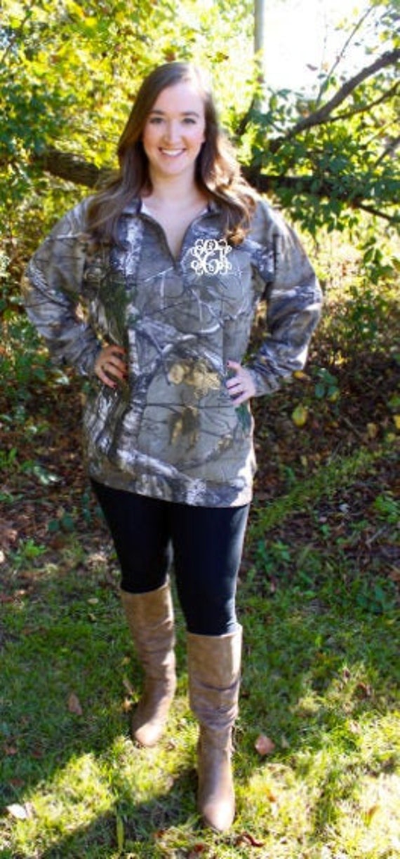 Camo Quarter Zip Sweatshirt Personalisierter Pullover Camo Quarter Zip Sweatshirt Personalisierter Pullover von SouthernTouchMono
