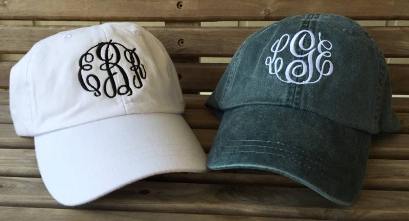 Monogramm Baseballmütze - Ausgewaschene Pigment Hut Brautjungfer Geschenkidee Junggesellinnenabschied Erwachsene Mütze Geschenke von SouthernTouchMono