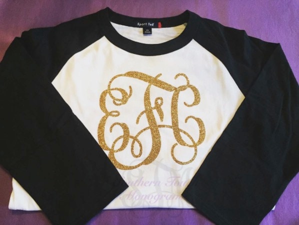 Monogramm Raglan Shirt Brautjungfer Junggesellinnenabschied Geschenk - Erwachsene Unisex Monogramm Raglan Shirt Brautjungfer Junggesellinnenabschied Geschenk - Erwachsene Unisex von SouthernTouchMono