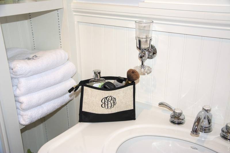 Monogrammierte Leinenkosmetiktasche Personalisierte Reisetasche von SouthernTouchMono