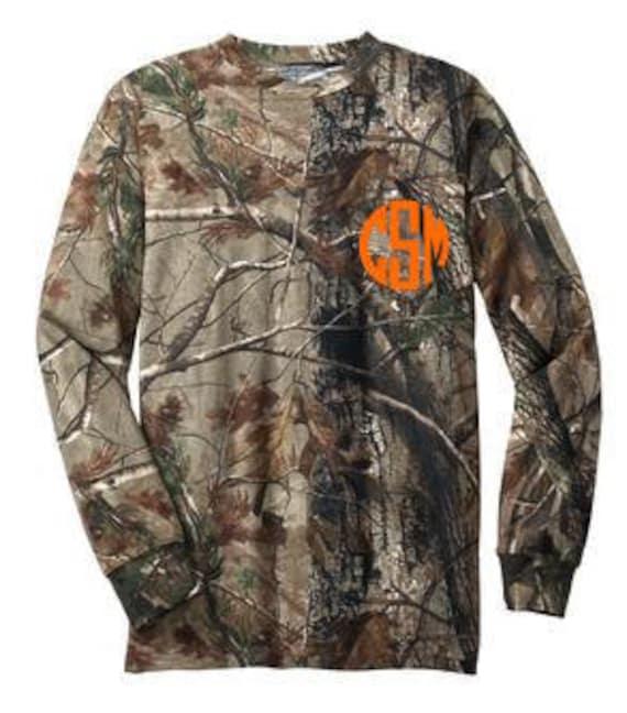 Monogrammiertes Camo Langarm-Shirt Personalisiertes Camouflage-T-Shirt von SouthernTouchMono