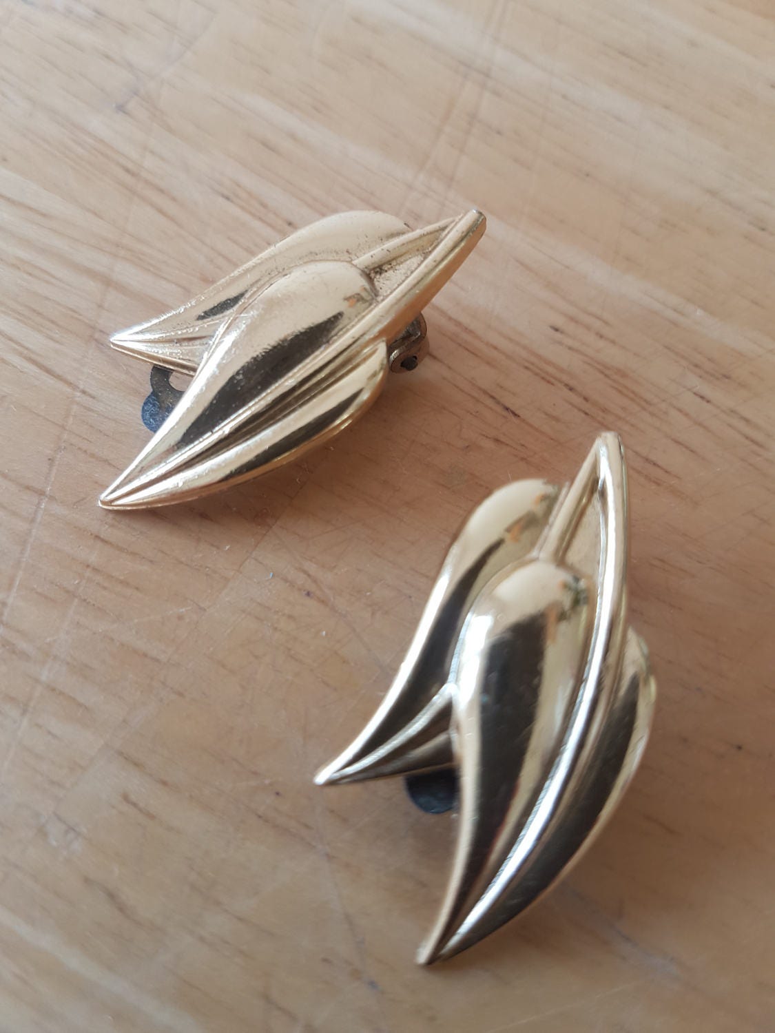 Clip-Ohrringe Goldtone Anweisung Ohrringe Blatt Design Mit Auf Rücken von Southernhouse
