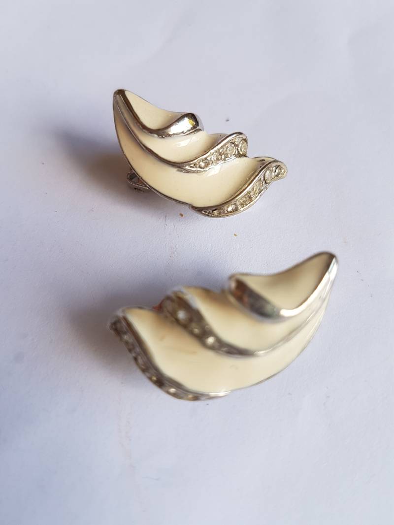 Earrings Vintage Atemberaubende Goldtone Creme Diamonte Statement Glamouröser Clip Auf Dem Rücken Kostümschmuck Aus Verstorbenen Anwesen von Southernhouse