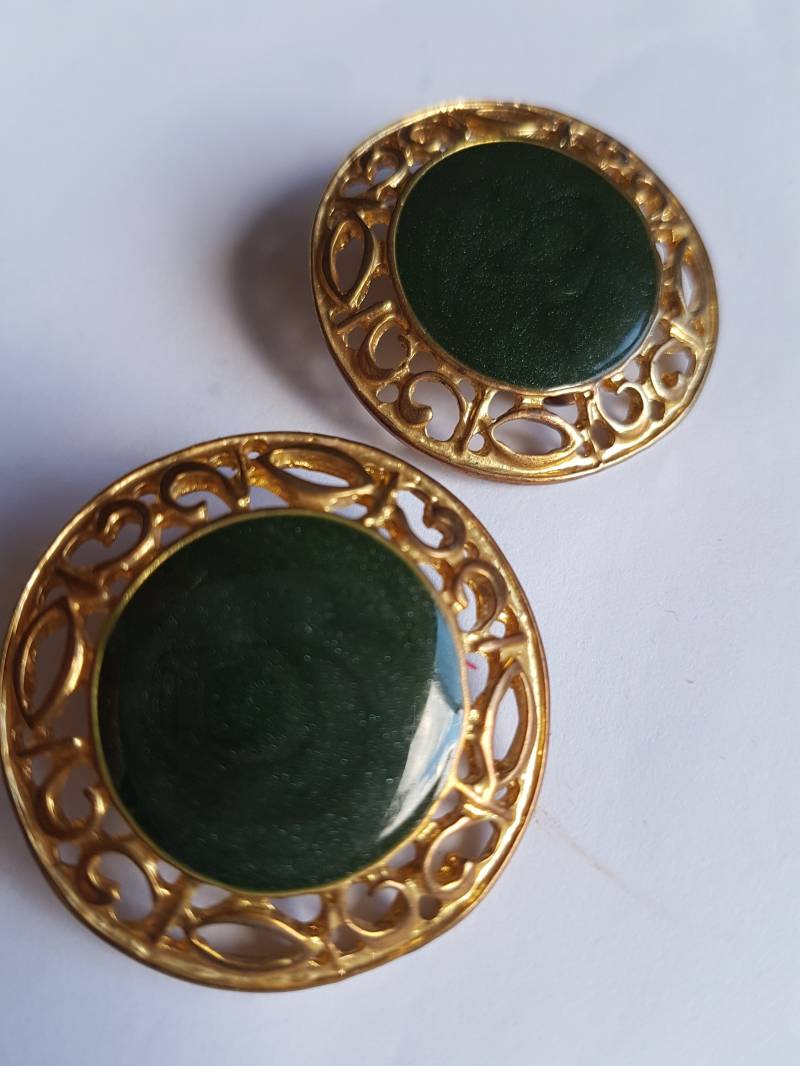 Earrings Vintage Goldtone Und Moos Grün Statement Glamour Schönen Clip Auf Rücken Kostümschmuck Aus Verstorbenen Anwesen Earrings Vintage Goldtone Und Moos Grün Statement Glamour Schönen Clip Auf Rücken Kostümschmuck Aus Verstorbenen Anwesen von Southernhouse