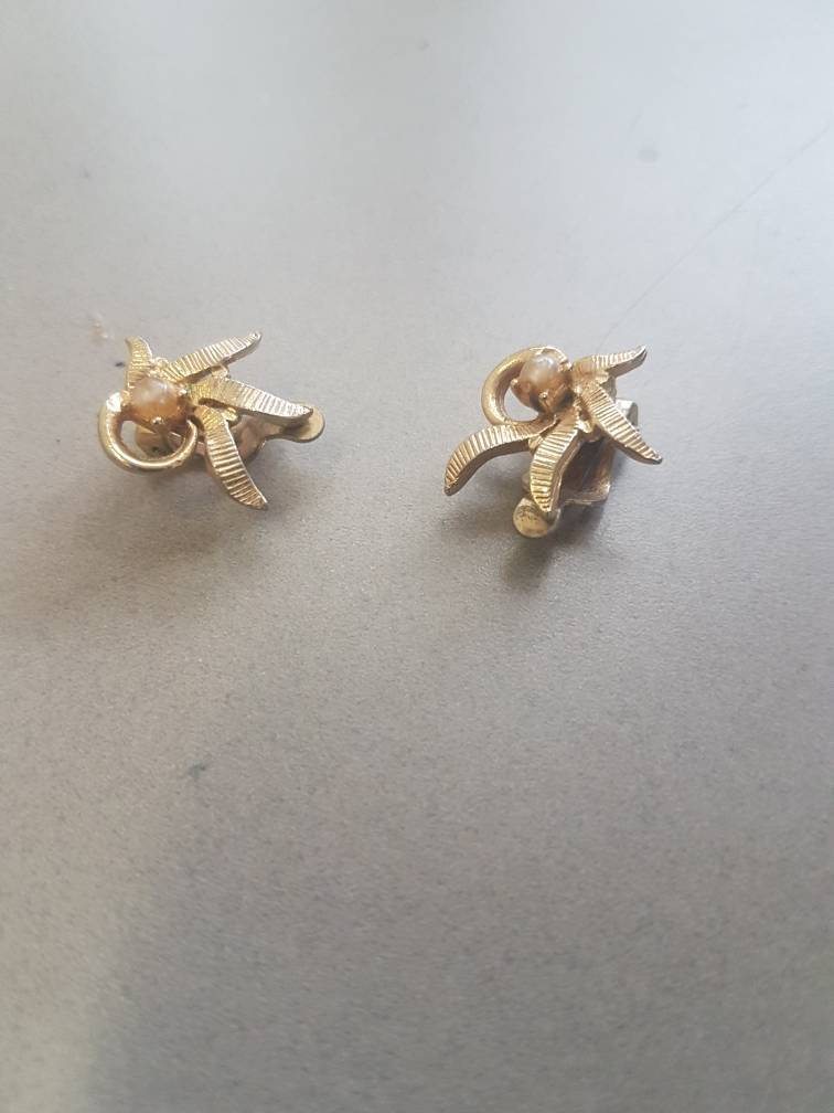 Ohrringe Faux Perle Weinlesegoldtone Aussage Glanz Schöne Clip Auf Rücken Modeschmuck Aus Verstorbenen Nachlass von Southernhouse