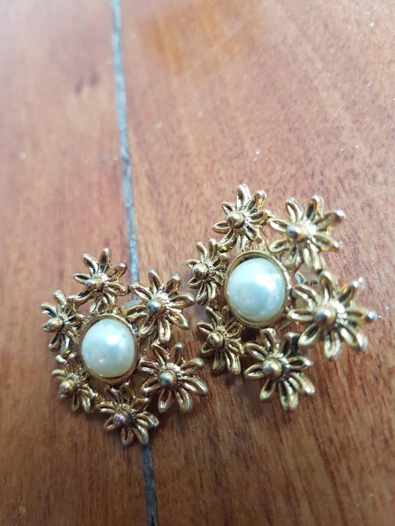 Ohrringe Schön Goldtone Sterne Kunstperlen Schöne Clip Auf Rücken Anweisung Modeschmuck von Southernhouse
