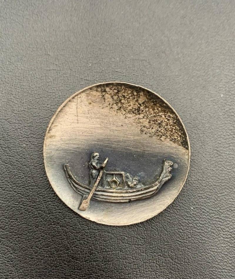 Vintage Gondel Zinn/Silber Ton Brosche von Southernreseller