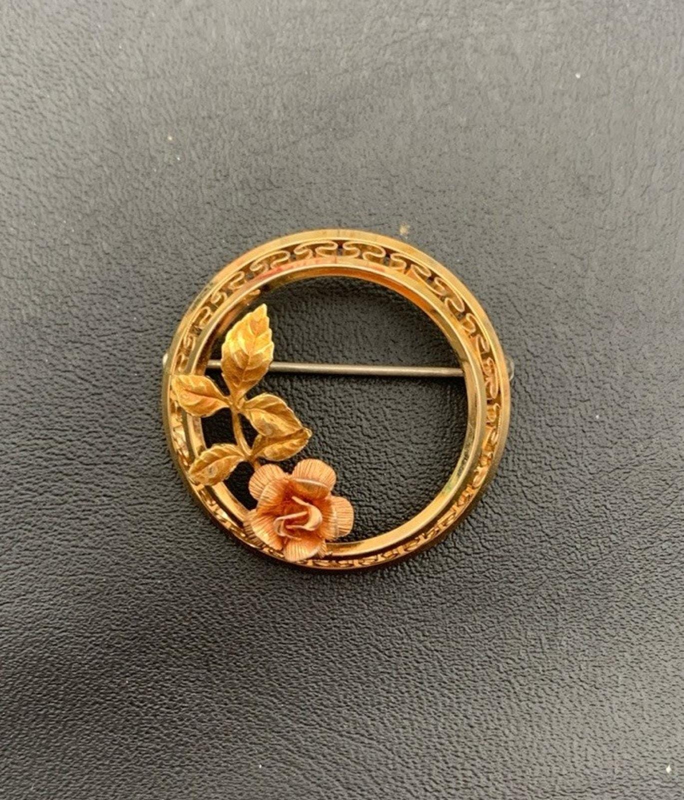 Vintage Krementz Gold Tone Filigrane Rose Blume Rund Pin Brosche Signiert von Southernreseller