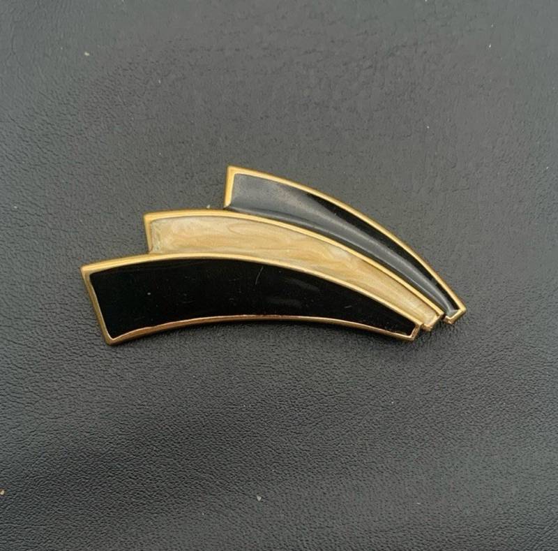 Vintage Monet Schwarz & Creme Emaille Gold Ton Pin Brosche Signiert von Southernreseller