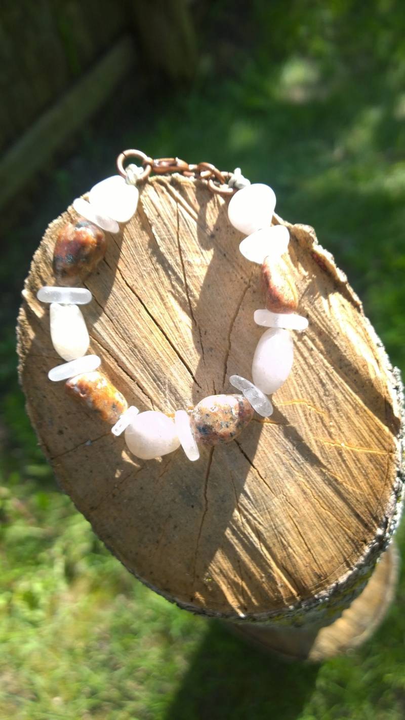 Gebrannte Orange Stein Und Weiß/Klar Quart Lake Michigan Strand Glasarmband von Southportstones