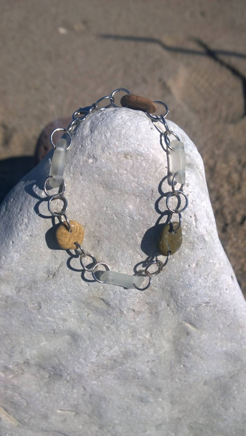 Hell Braun Lake Michigan Stein Und Strand Glasarmband von Southportstones