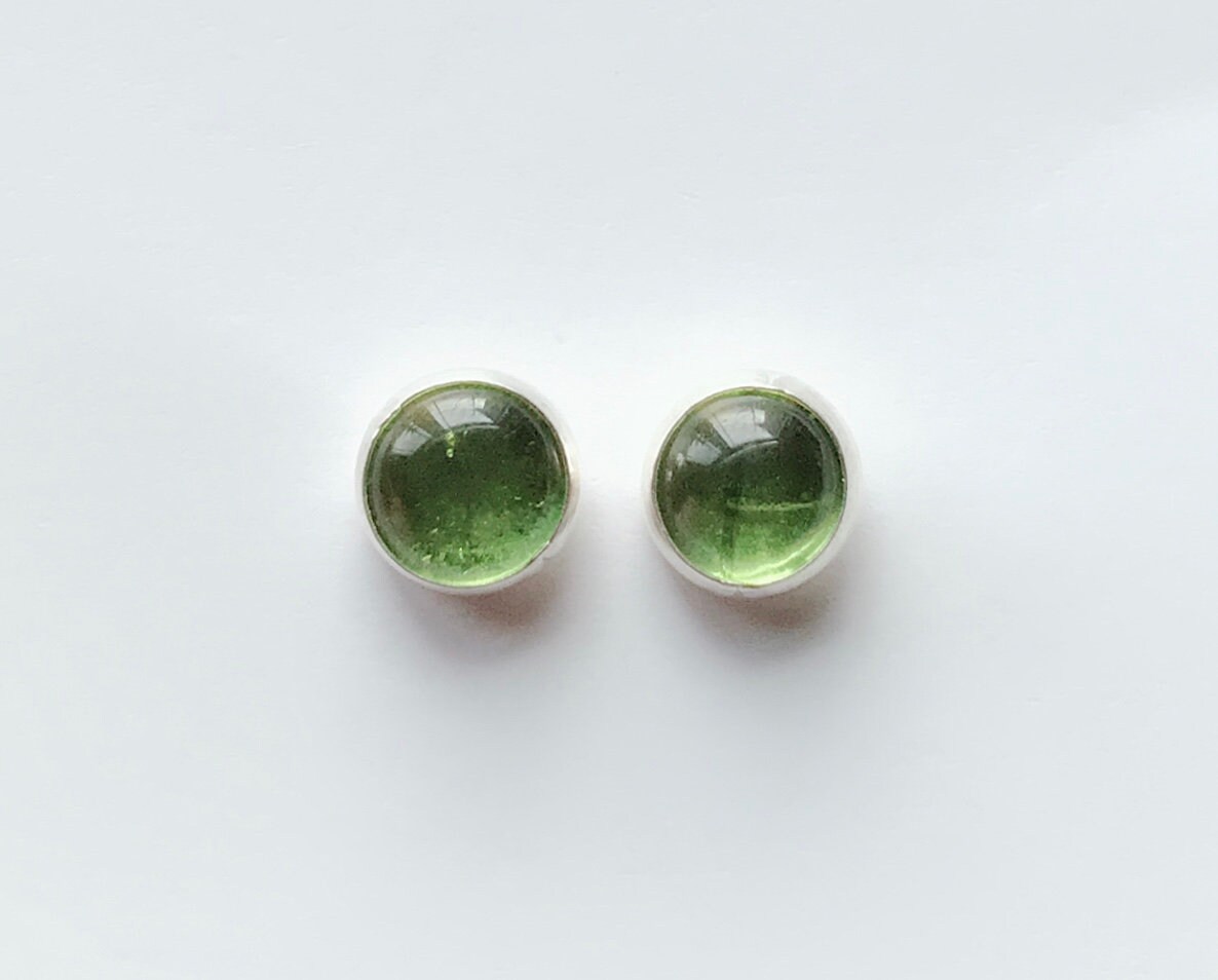 5mm, 6mm Peridot Ohrstecker - Sterling Silber Post Ohrringe 5mm, 6mm Peridot Ohrstecker - Sterling Silber Post Ohrringe von SouthwestTQ