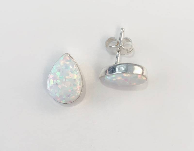 Weißer Opal Teardrop Ohrstecker - Sterling Silber Post Ohrringe 7 X 9 Weißer Opal Teardrop Ohrstecker - Sterling Silber Post Ohrringe 7 X 9 von SouthwestTQ
