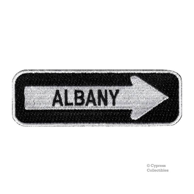 Albany Straßenschild Aufnäher Gesticktes One Way Roadway Emblem Albany Straßenschild Aufnäher Gesticktes One Way Roadway Emblem von SouvenirPatch