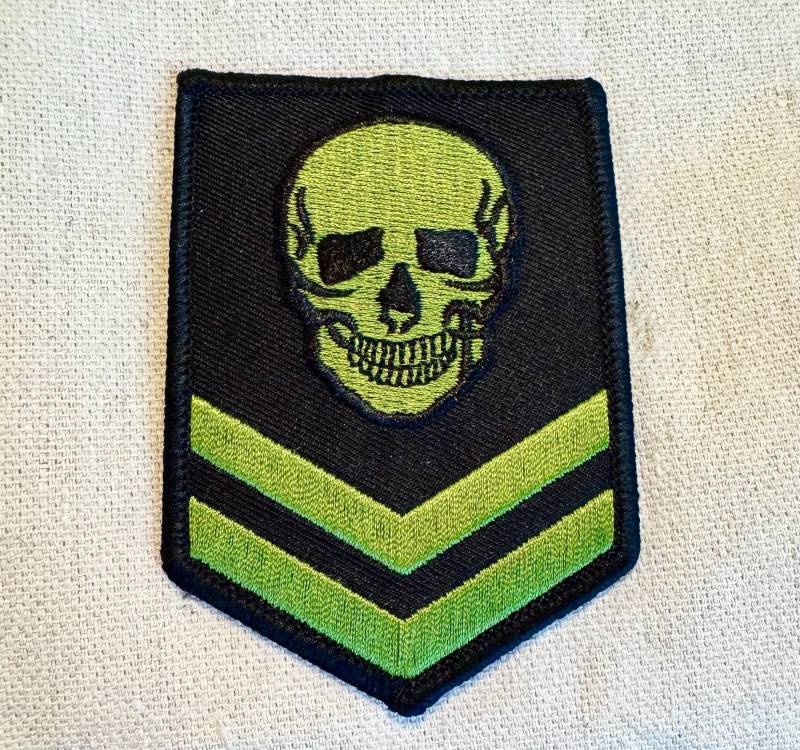 Grün Skull Militär Patch Chevron Aufnäher Gestickte Applikation Skelett Tod Biker Emblem von SouvenirPatch