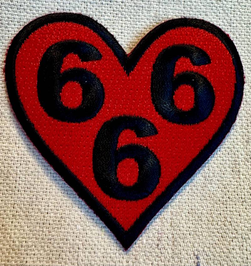 Rotes 666 Herz Patch Gesticktes Bügelbild von SouvenirPatch