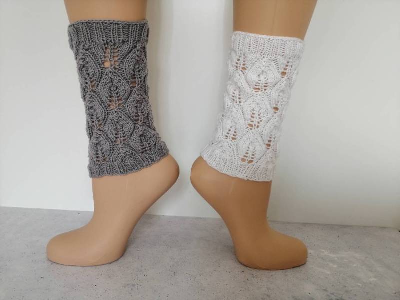 Beinstulpen Beinwärmer Handgestrickt Mit Tulpenmuster Unikat One Size Seide Beinstulpen Beinwärmer Handgestrickt Mit Tulpenmuster Unikat One Size Seide von Sowonder