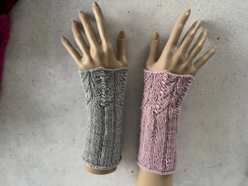 Gestrickte Armstulpen/100% Merino/Handstulpen/Pulswärmer/Handschuhe/ Schwarz/Hellgrau/Anthrazit Und Viele Andere Farben Einheitsgröße Gestrickte Armstulpen/100% Merino/Handstulpen/Pulswärmer/Handschuhe/ Schwarz/Hellgrau/Anthrazit Und Viele Andere Farben Einheitsgröße von Sowonder