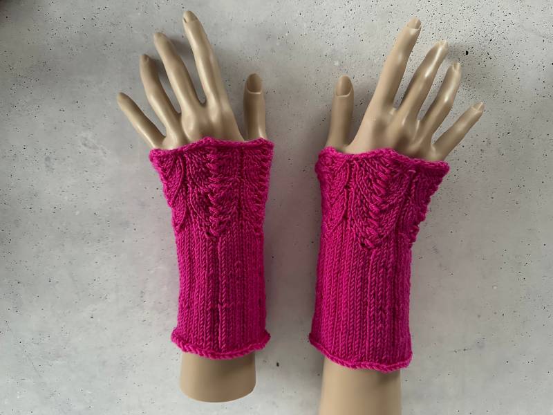 Gestrickte Armstulpen/100% Merino/Handstulpen/Pulswärmer/Handschuhe/ Schwarz/Hellgrau/Anthrazit Und Viele Andere Farben Einheitsgröße Gestrickte Armstulpen/100% Merino/Handstulpen/Pulswärmer/Handschuhe/ Schwarz/Hellgrau/Anthrazit Und Viele Andere Farben Einheitsgröße von Sowonder