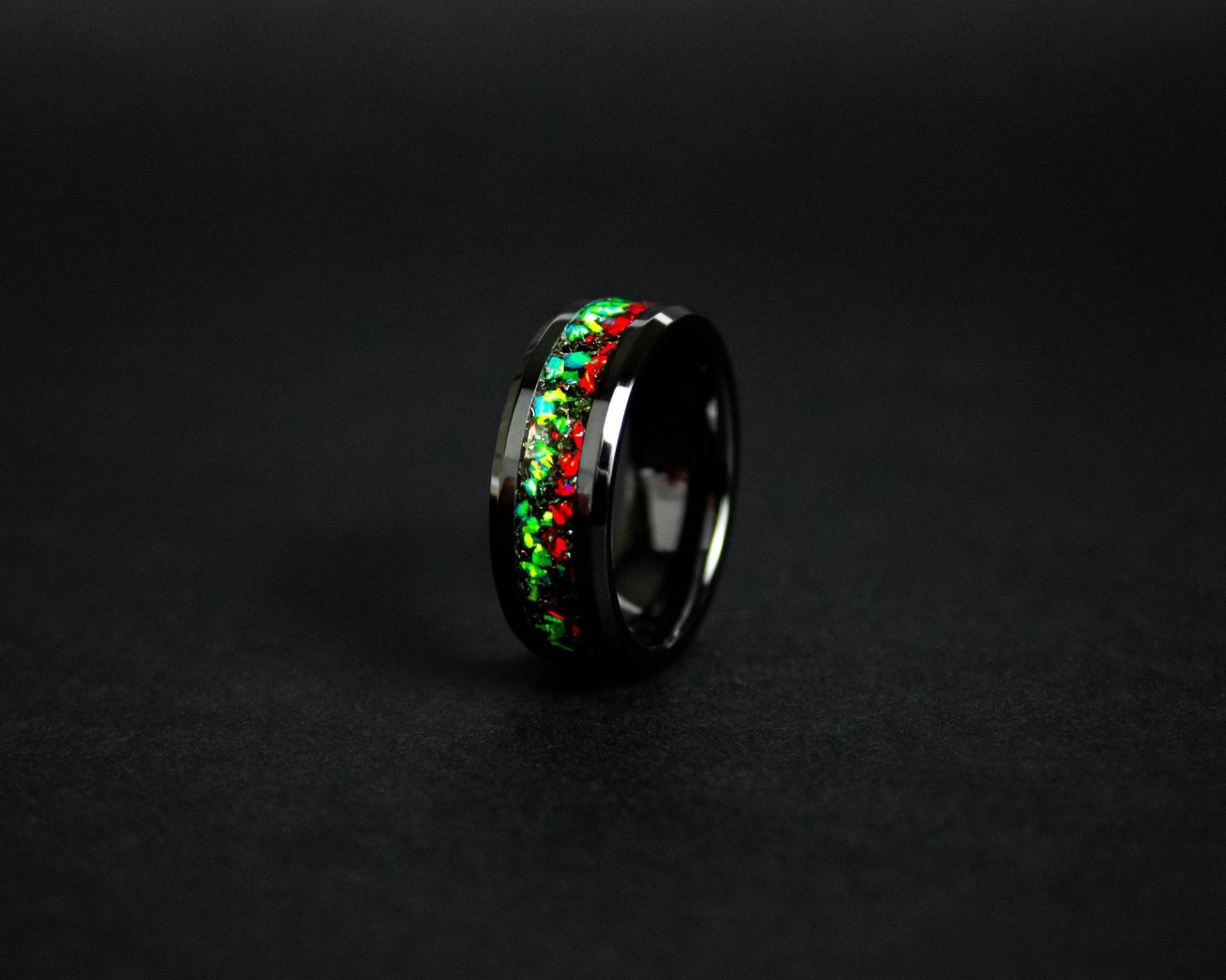 Roter Und Grüner Meteorit Ring, Echter Ring Ehering Für Männer Roter Und Grüner Meteorit Ring, Echter Ring Ehering Für Männer von SpaceAgeRings