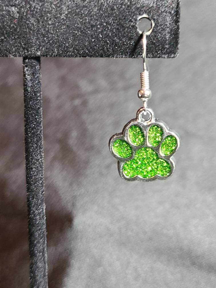 Hellgrüne Pfoten von SpaceFrogJewelry