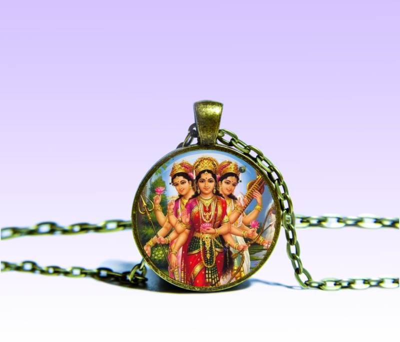 Lakshmi Durga Saraswathi Halskette Yoga Om Schmuck Amulett Charme Prana Anhänger Mantra Lakshmi Durga Saraswathi Halskette Yoga Om Schmuck Amulett Charme Prana Anhänger Mantra von SpacePendant